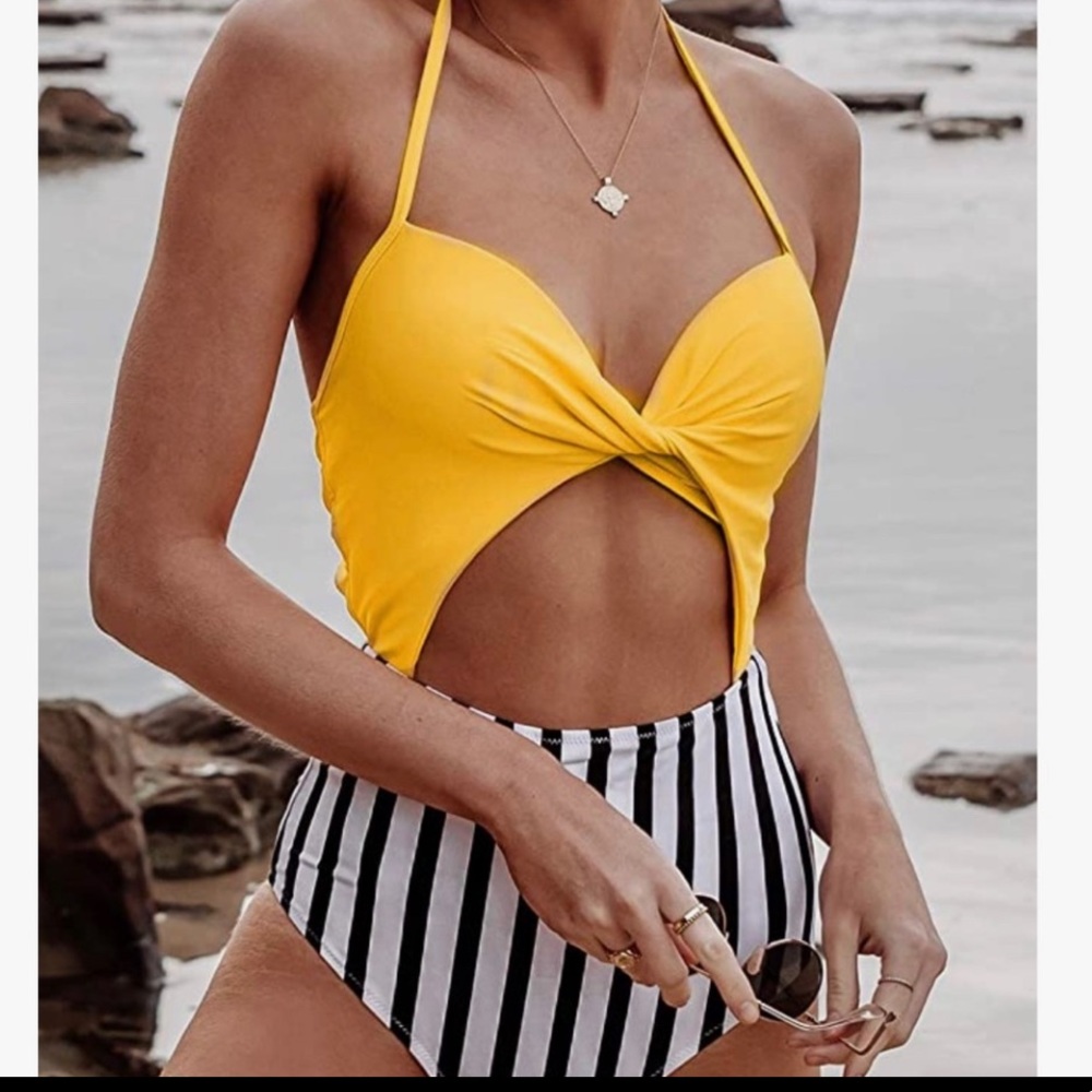 CUPSHE One Piece Cutout Size L